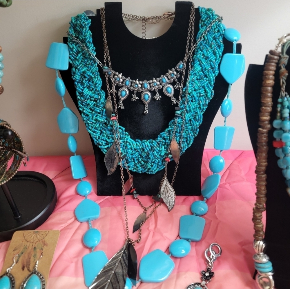 Huge bundle of southwestern Faux Turquoise jewelry style - Picture 7 of 11